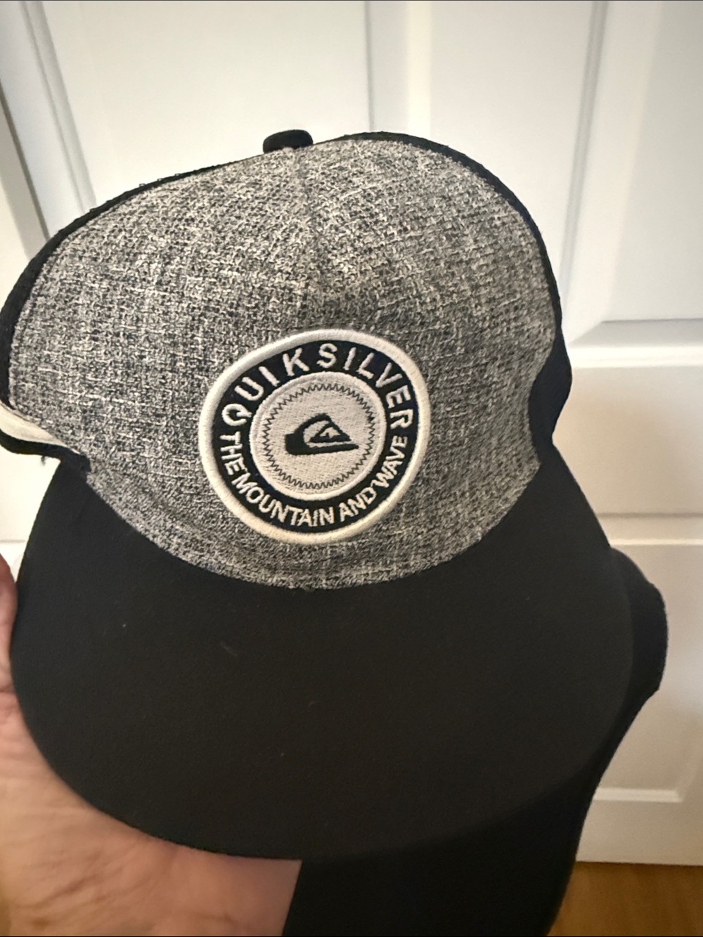 3/$20 Quiksilver Men’s Black & Gray Patch Snapback Trucker Hat Unisex Casual